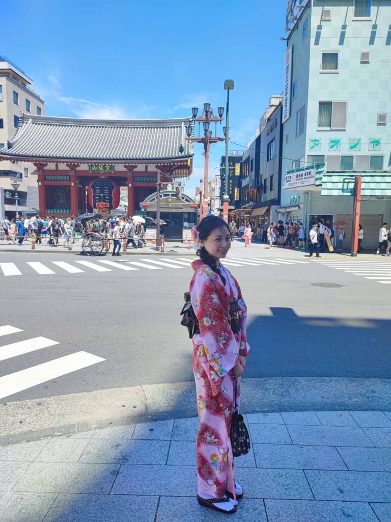 Exploring Jamaica's Chiffon Fashion and Time Travel Memories, image size:768x1024